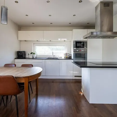 Cozy, Private Sauna House In דירה פארנו